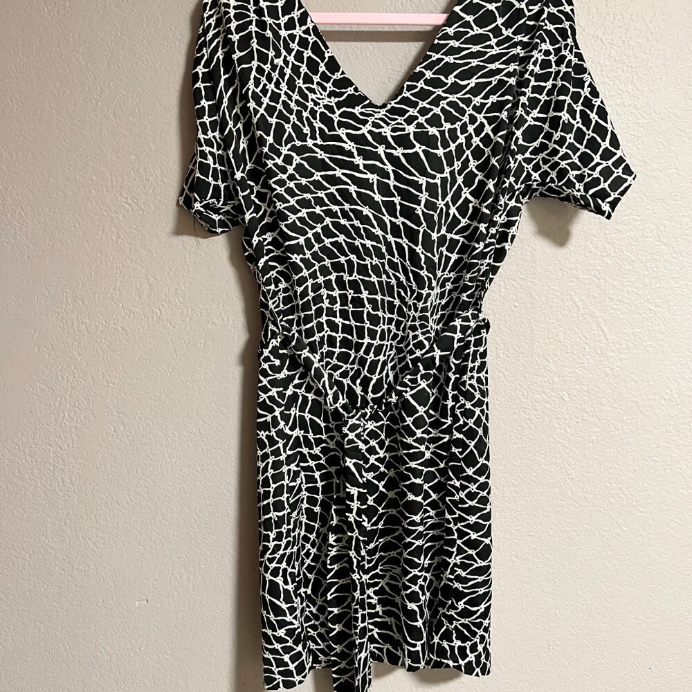 Katydid Black & White Abstract Pattern Knee Length Summer Dress - Size L